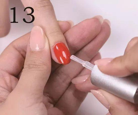 美甲怎么快速卸掉，怎么快速把美甲卸掉（最全的正确的涂甲油胶步骤——卸甲的操作步骤教程）