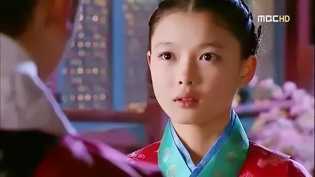 韩国最美十位女星，2023年韩国最美的10大女星