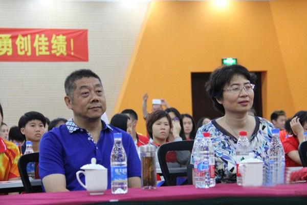 许昕个人资料，金牌背后有眼泪和坎坷（许昕个人资料简介及身高）