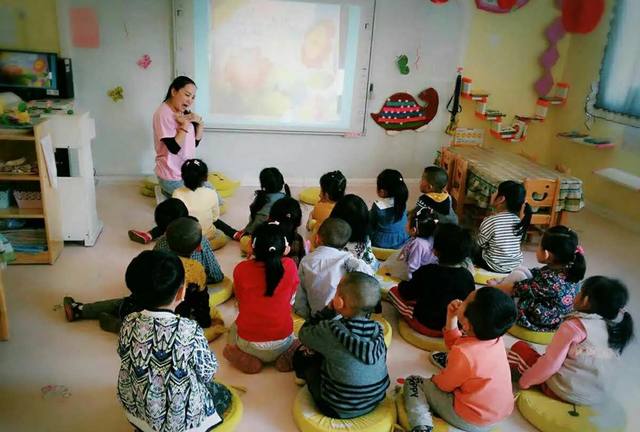 当幼师好吗，女生当幼师好吗（为何依旧深受学生青睐）