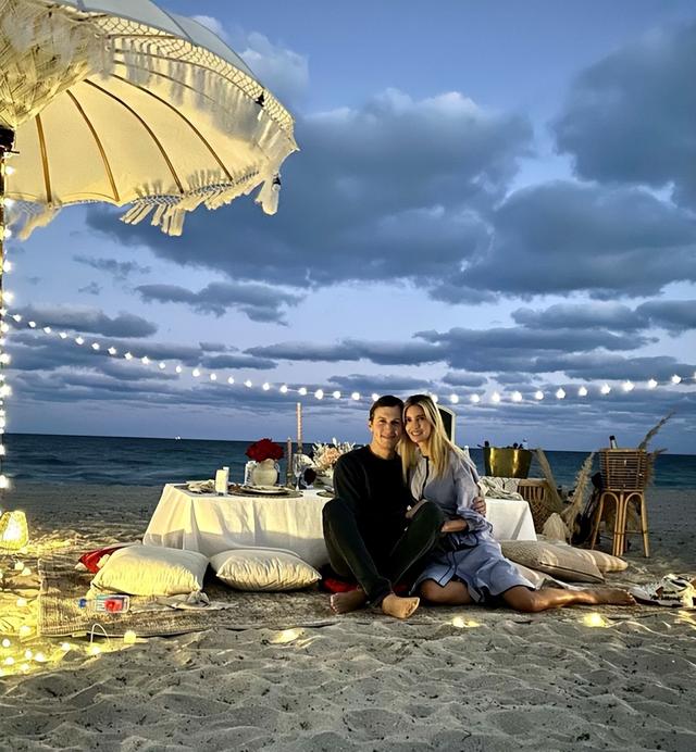 伊万卡·特朗普，被丈夫紧紧抱在怀中