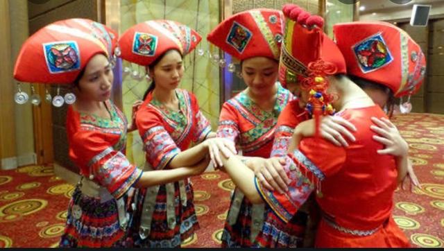 黑蚂蚁泡酒配方，黑蚂蚁泡酒配方文库（广西人的酒桌文化悄然走红）