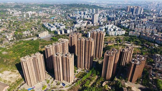 成都市内旅游攻略，成都市内一日游最全攻略（赏彩灯、品美食、聊历史）