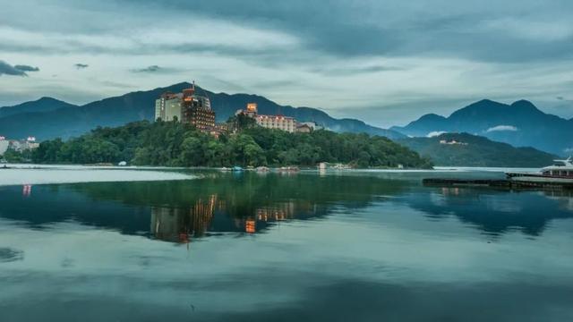 如何去台湾，如何去台湾工作（坐上高铁去台湾旅行）