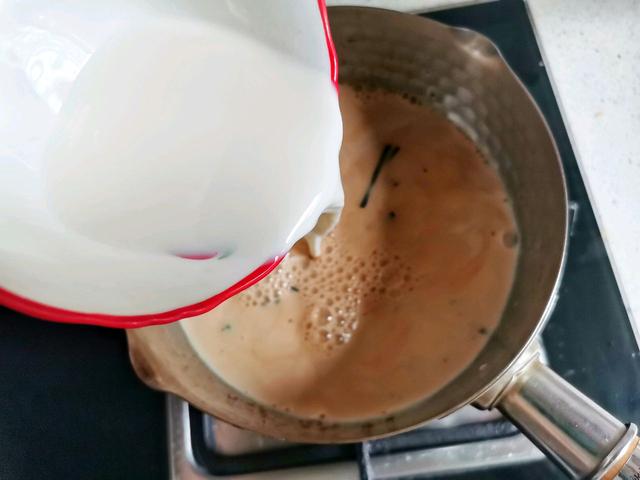 炒茶叶有什么步骤，炒制茶叶的正确方法（媳妇把茶叶和白糖一起炒）