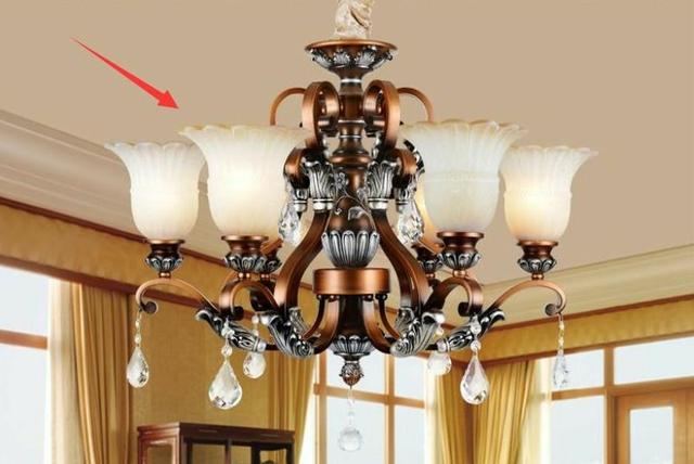 客厅放镜子好不好，家里镜子风水摆放与禁忌（成都装修一套房子多少钱）