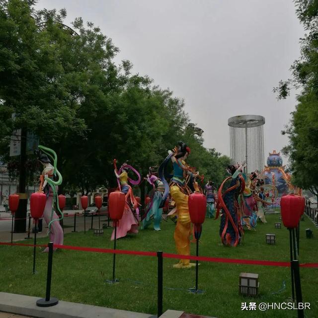 大唐不夜城简介，西安大唐不夜城简介（西安大唐不夜城）