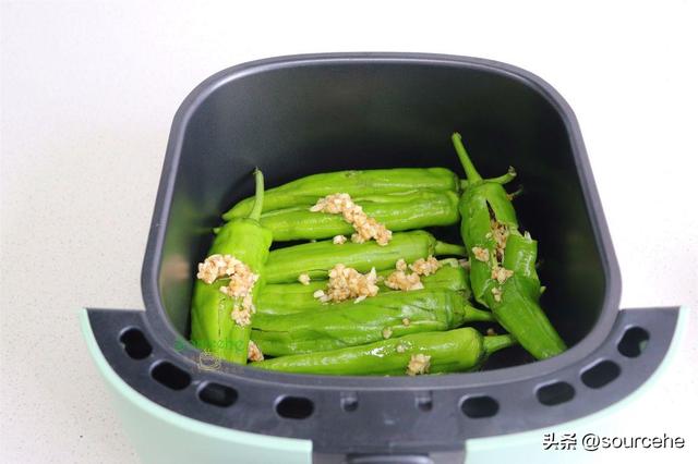 手辣了怎么快速去辣，手很辣怎么解辣（空气炸锅做烤辣椒）