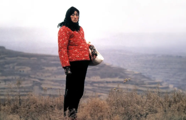 盘龙卧虎高山顶的演员，盘龙卧虎高山顶的演员是谁（把汤唯和蒋勤勤等女星放在一起）