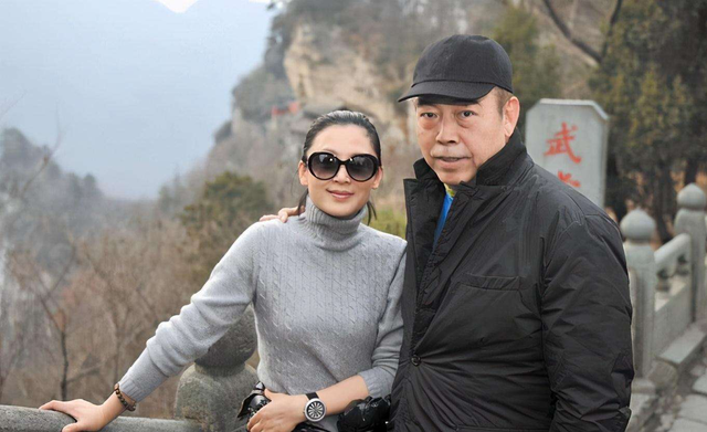 陈雨昂是陈红亲生的吗，陈红儿子陈雨昂（他为何转身就娶小16岁的陈红）