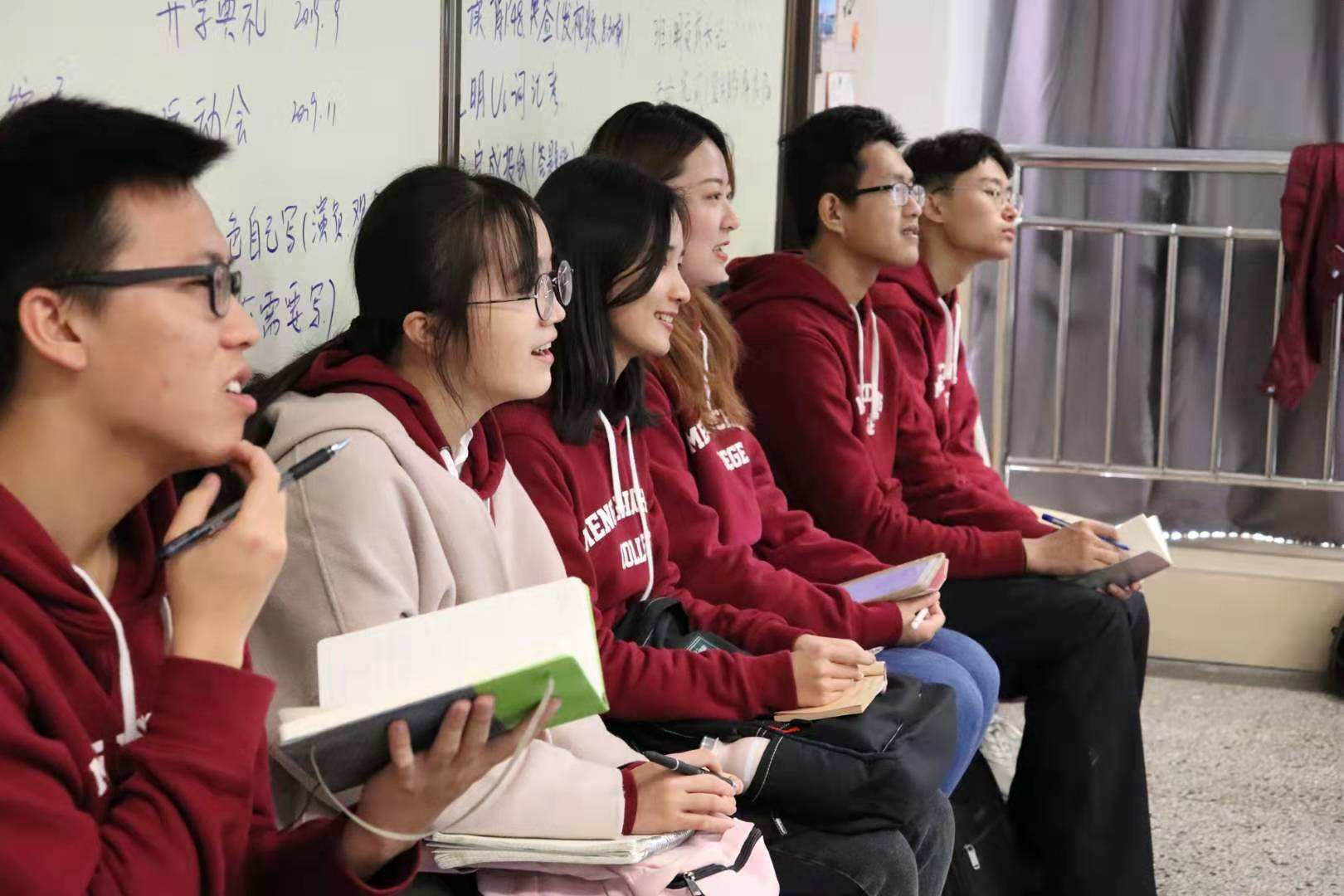 学校可以解聘教师的情形有（教师）