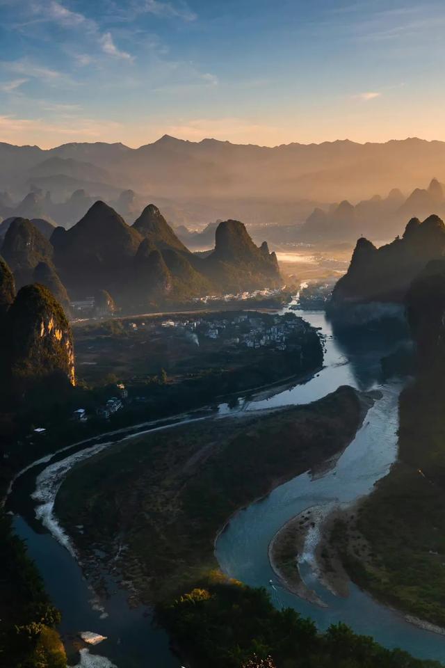 中国地质年龄最年轻的火山岛是，中国地质年龄最年轻的火山岛是哪（《航拍中国》广西篇）