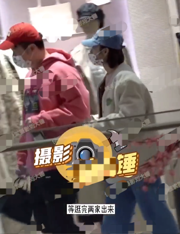 32岁张佳宁被曝新恋情，和男方牵手回家当街搂抱，疑与叶祖新分手
