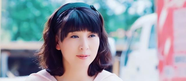 “二人转女王”闫学晶：两段婚姻三个孩子，两任丈夫都是二婚