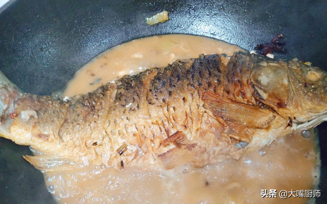 吃鲤鱼鱼籽的禁忌，吃鲤鱼鱼籽的好处和坏处（肚子大的好还是肚子小的好）