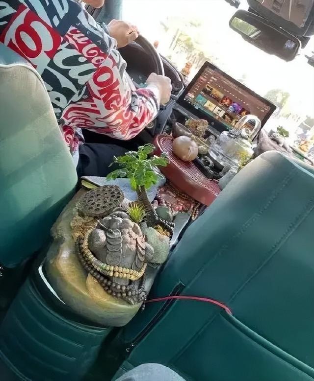 重庆出租车起步价，重庆出租车收费标准（在重庆坐出租车是什么体验）