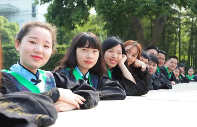 铁路桥梁与隧道工程技术专业怎么样_就业方向_主要课程，桥梁与隧道专业就业前景（小伙硕士毕业后成为父亲上级）