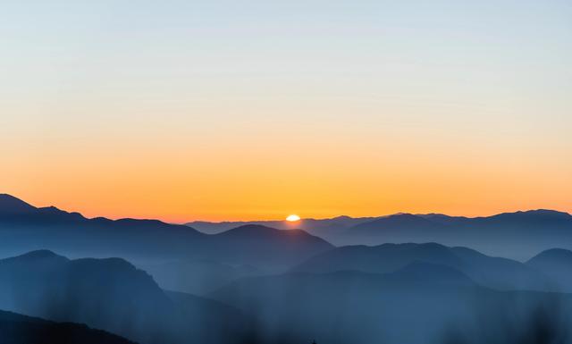 一旦陷入爱情，这些星座就会变的患得患失（越对你冷淡的人）