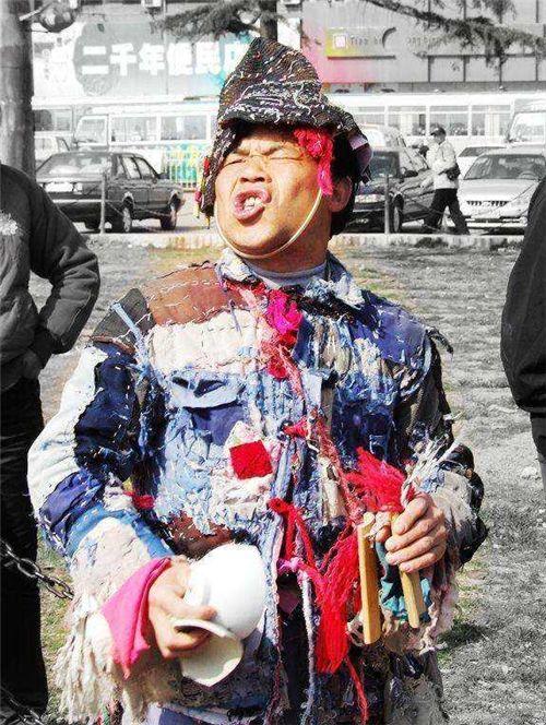 最牛的乞丐，最牛的乞丐年薪百万（娶妻生子生活美满）