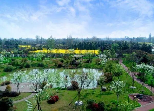 成都工商职业技术学校，四川工商职业技术学院2019年招生章程（打卡这所AAA级景区标准高校）