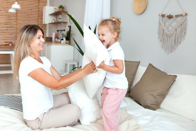 如何和儿子沟通性问题，如何和孩子沟通性问题（掌握男孩女孩沟通三步法）