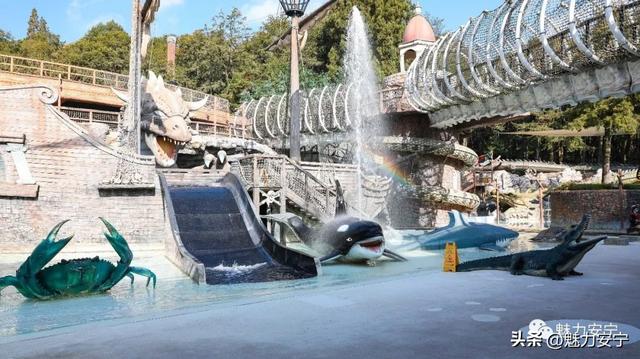 冬日泡温泉好惬意，安宁人冬天不可少的惬意