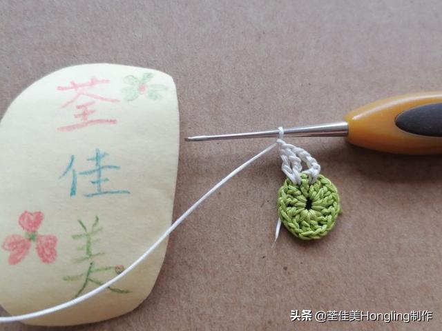 钩针编织小花朵，钩针编织花朵简单易学（新手半个小时就可以钩出来送给自己）