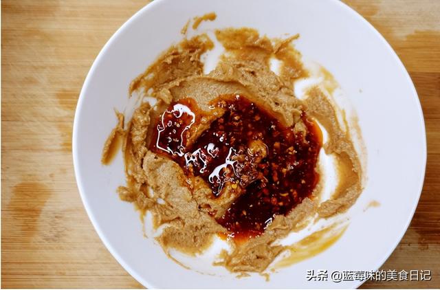 烤面筋的制作方法，微波炉烧烤面筋的制作方法（想吃街边烤面筋的不用出去买）