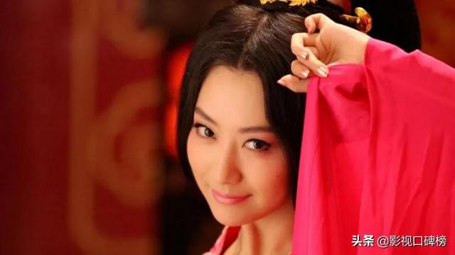 姓白的明星名字有哪些，姓白的明星（把董璇和白冰放在一起比较）