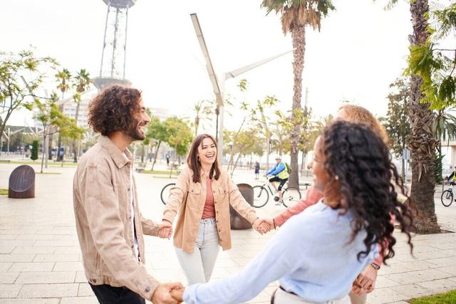 五四青年节短信，五四青年节的短信祝福语集锦（适合发朋友圈的句子）