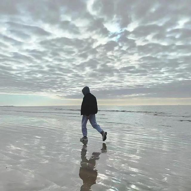 性感图片大全大图高清头像背影男，男生背影头像微信（男生背影头像高清图片大全）