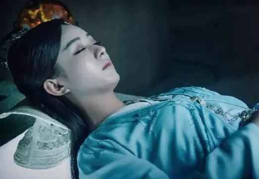 戮仙碧瑶嫁给谁了，戳仙碧瑶嫁给谁了（碧瑶复活后为何不见张小凡）