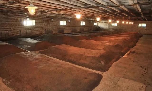 酒是什么做成的，酒是什么做成的图片（关于白酒酿造的基本原理）