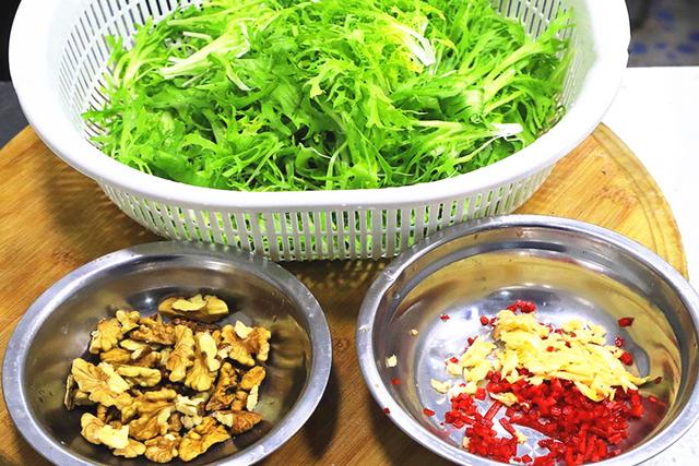 黄花菜干要泡多久，多给孩子吃这5种
