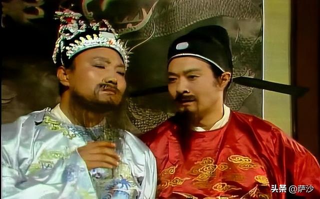 门坎和门槛的区别，门坎和门槛的区别图片（主人和狗腿子的关系）