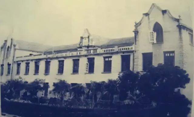 厦门大学 马克思主义学院，厦大囊萤楼：一座小楼