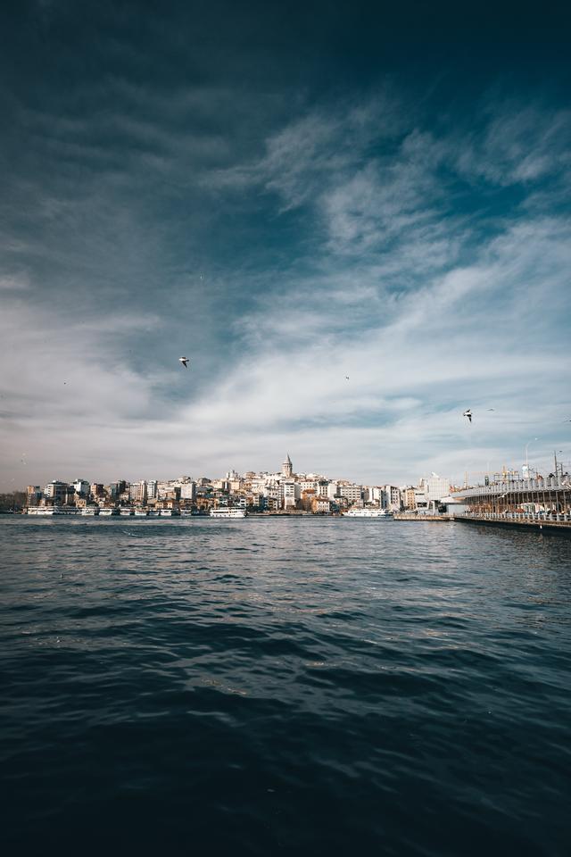 房屋装修合同纠纷怎么办，装修合同纠纷应该怎么处理（装修纠纷投诉小窍门）