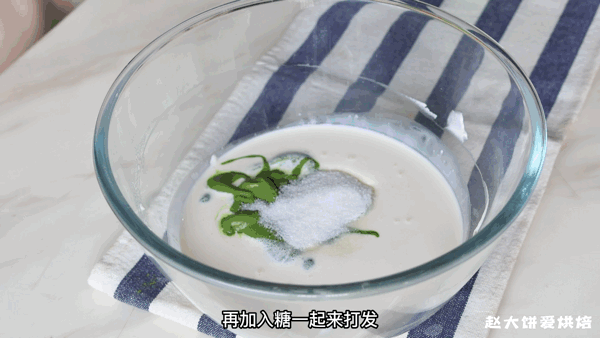 制作蛋糕需要哪些材料，制作蛋糕需要哪些材料思维导图（烘焙新手也能做一棵好看好吃的圣诞树蛋糕）