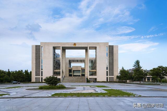 承德医学院是一本还是二本，承德医学院是几本大学（二本中的“铁饭碗”大学推荐）