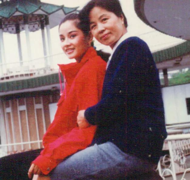 瞿颖怎么读，瞿颖是哪年的（和张亚东相恋10年换来一场空）