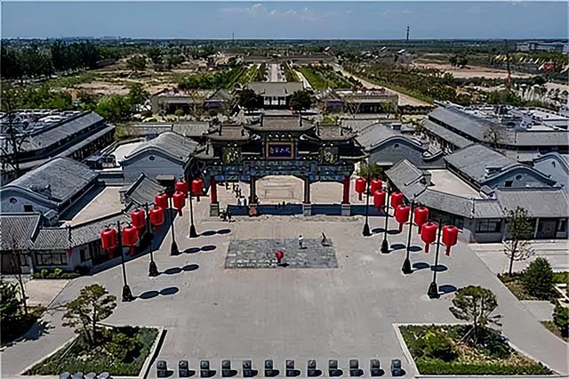 乔家大院在哪，乔家大院在哪里拍摄的（被摘牌后的乔家大院）