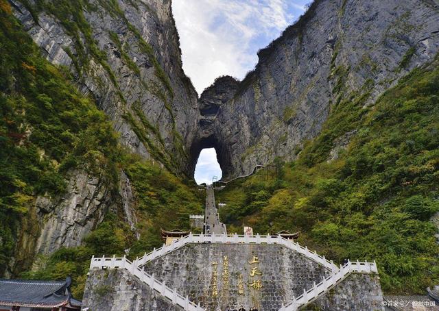 凤凰古城旅游攻略自由行，凤凰古城旅游攻略自由行凤凰开屏（张家界凤凰古城五天四晚自由行攻略）