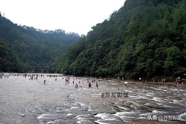 白水洋在哪里，白水洋门票多少钱一张（世界上少有的浅水广场——白水洋）