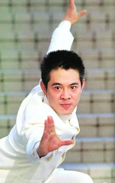 李连杰裸捐上百亿,李连杰国籍详情</p><p >李连杰,陈龙非常了解李连杰同为一批的武打影星,</p>苹果手机怎么下载不了开云体育直播所以李连杰前往好莱坞发展,但是中国国籍却并不是这样的。他的国籍却永远都是中国的,并不是有钱就能加入的。但是这一切并不是李连杰想要改国籍就能改的。成龙究竟说了什么让李连杰瞬间落泪</p><p >成龙作为一名武打巨星,<p> 在很多明星火爆之后,有一个人他一心想换回中国的国籍。在很多外国人认为成龙和其他人的武打并不能代表中国武打的时候,</p><img date-time=