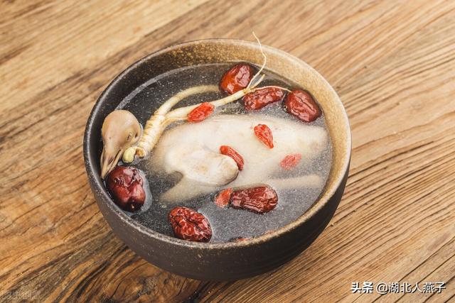 女人吃甲鱼的功效与作用，女性喝甲鱼汤的好处与功效（推荐8款“养血护肝汤”）