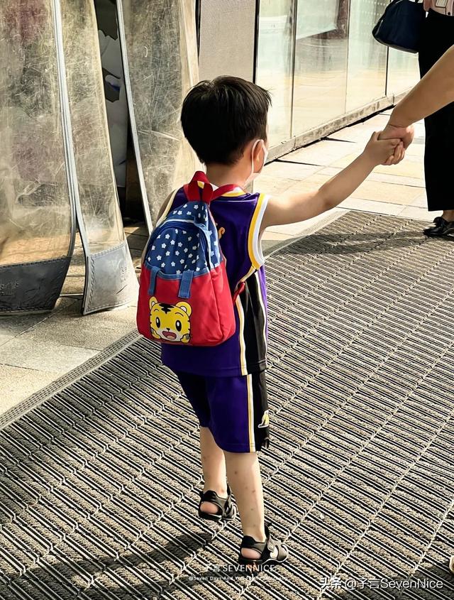 唯美有意境的女生背影图片  路还长 背影要直要美，女生背影唯美图片高清 意境（每张照片的背后是一个怎样的故事）