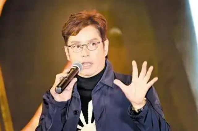 谭咏麟两个老婆近照(谭咏麟的两个妻子的图片)