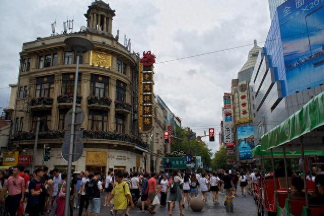 上海最繁华一条街，南京路步行街，很多人没来过，带大家现场走走