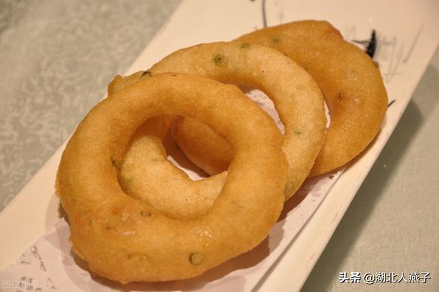 湖南最著名的小吃有哪些，湖南十大名小吃（湖南最出名的12道小吃）