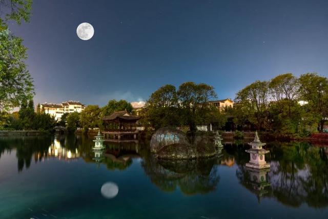 腾冲旅游攻略计划，腾冲旅游路线行程安排攻略（坐着公交游腾冲）